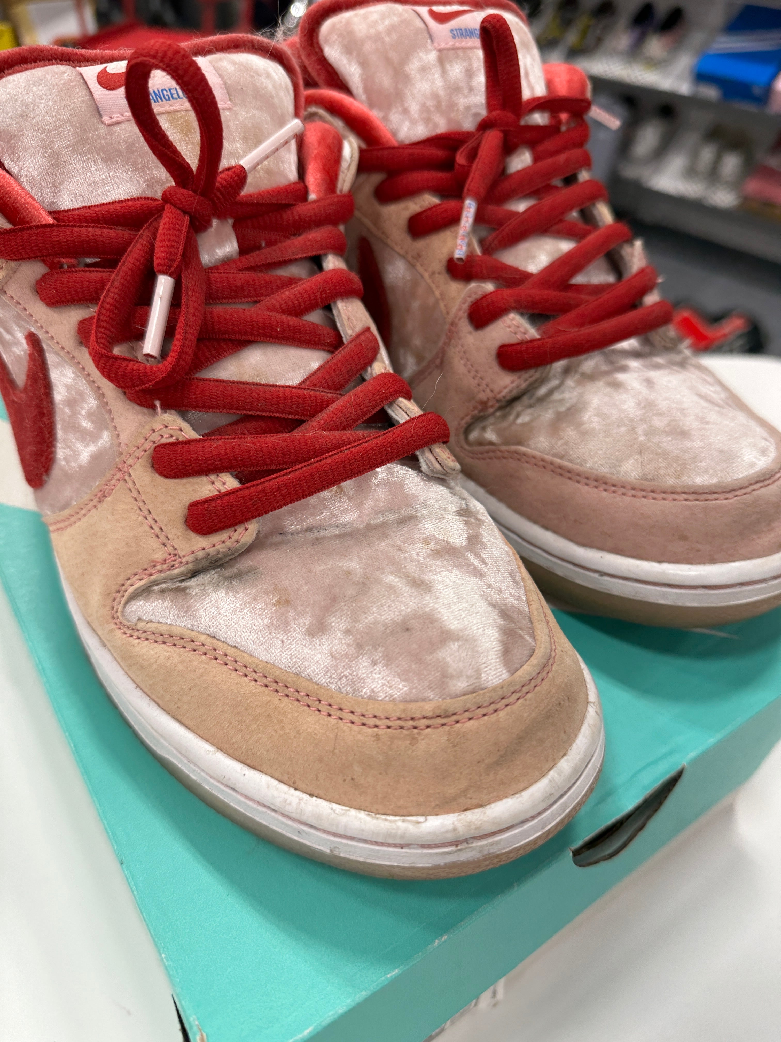 Nike SB Dunk Low StrangeLove Skateboards Sz 11.5
