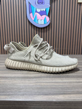 Load image into Gallery viewer, Yeezy 350 Oxford Tan Sz 13 No Box
