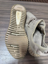 Load image into Gallery viewer, Yeezy 350 Oxford Tan Sz 13 No Box

