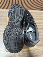 Load image into Gallery viewer, Asics Gel 1130 Black Sz 11
