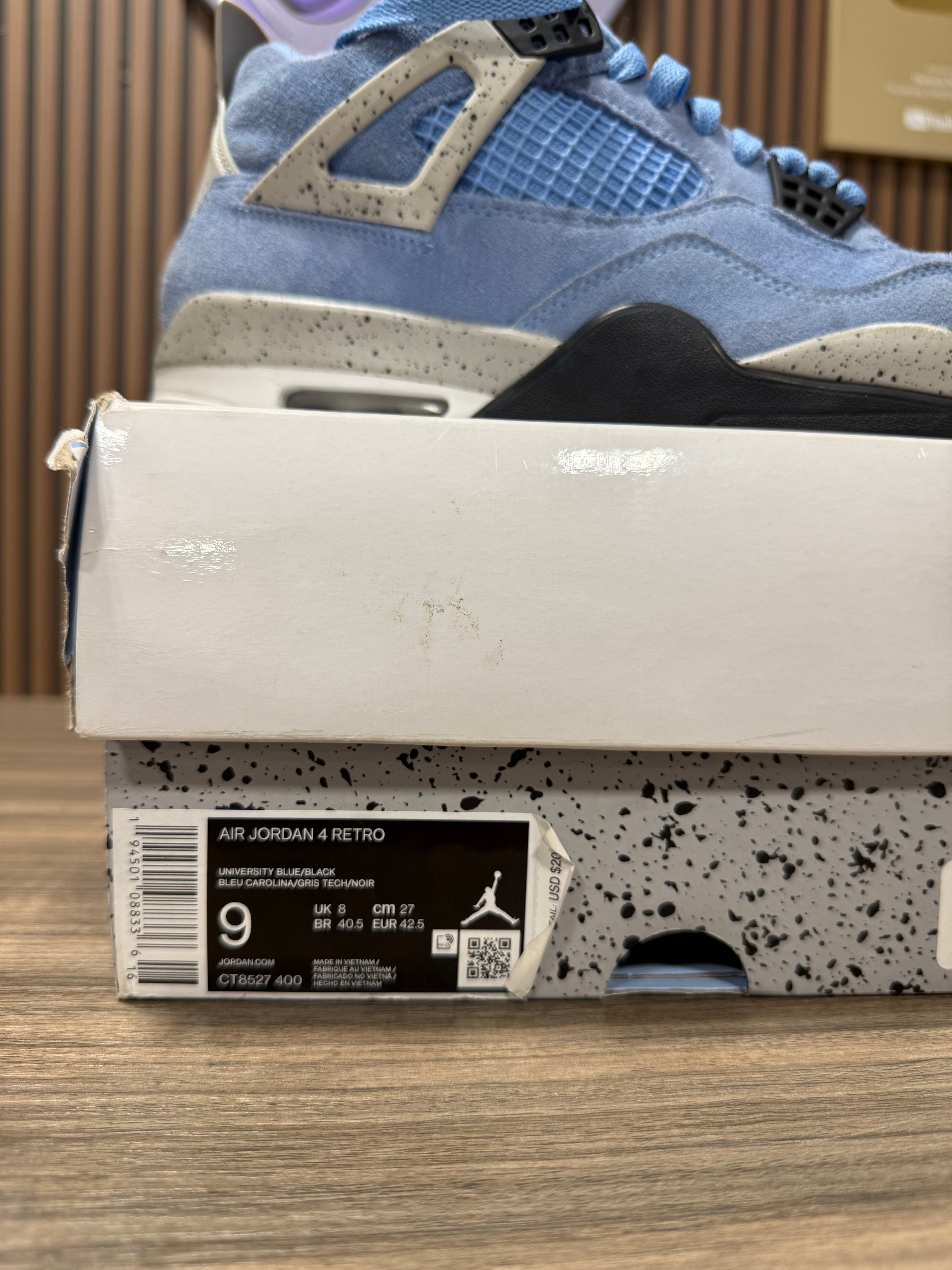 Jordan 4 UNC Sz 9