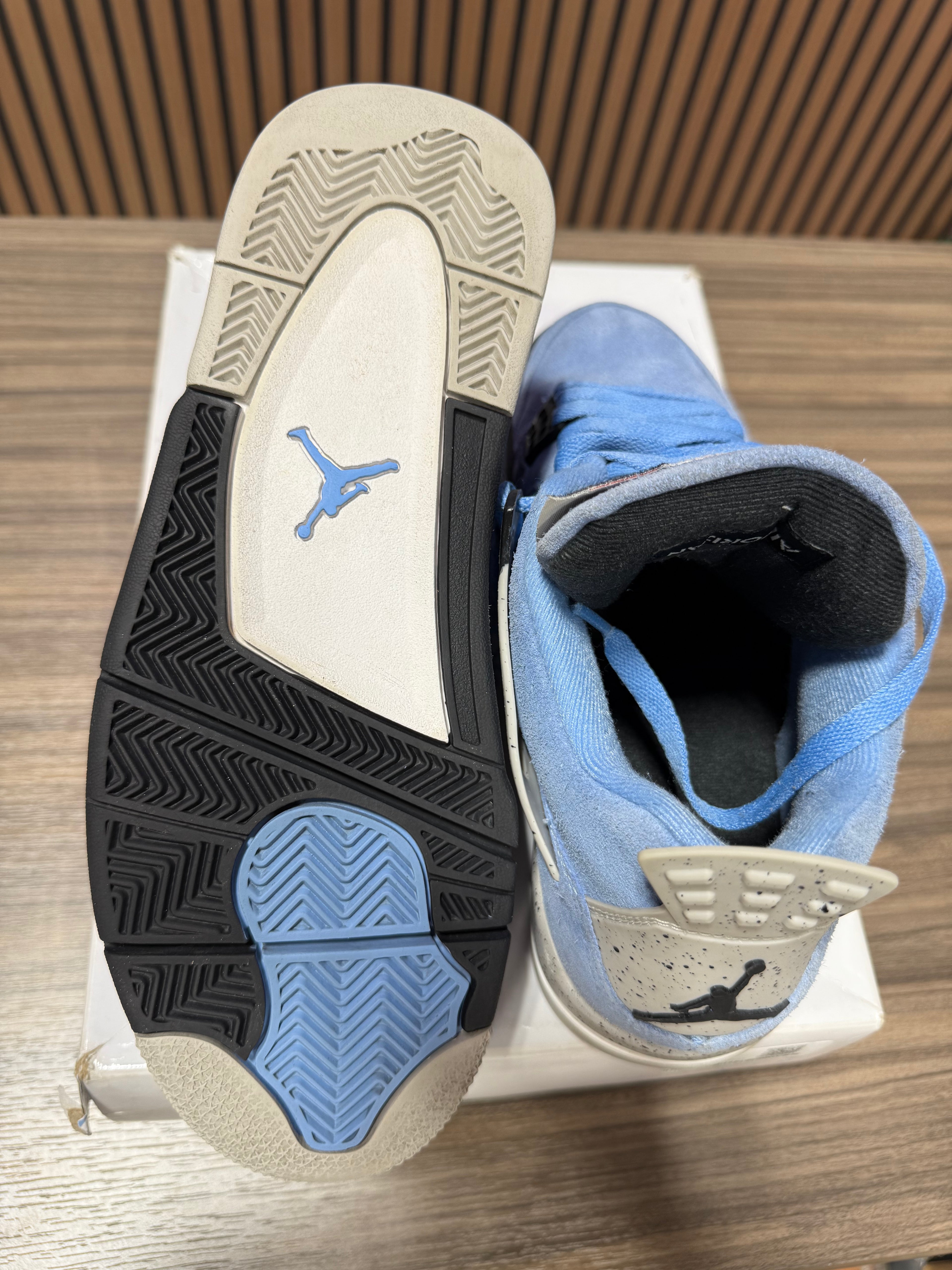 Jordan 4 UNC Sz 9