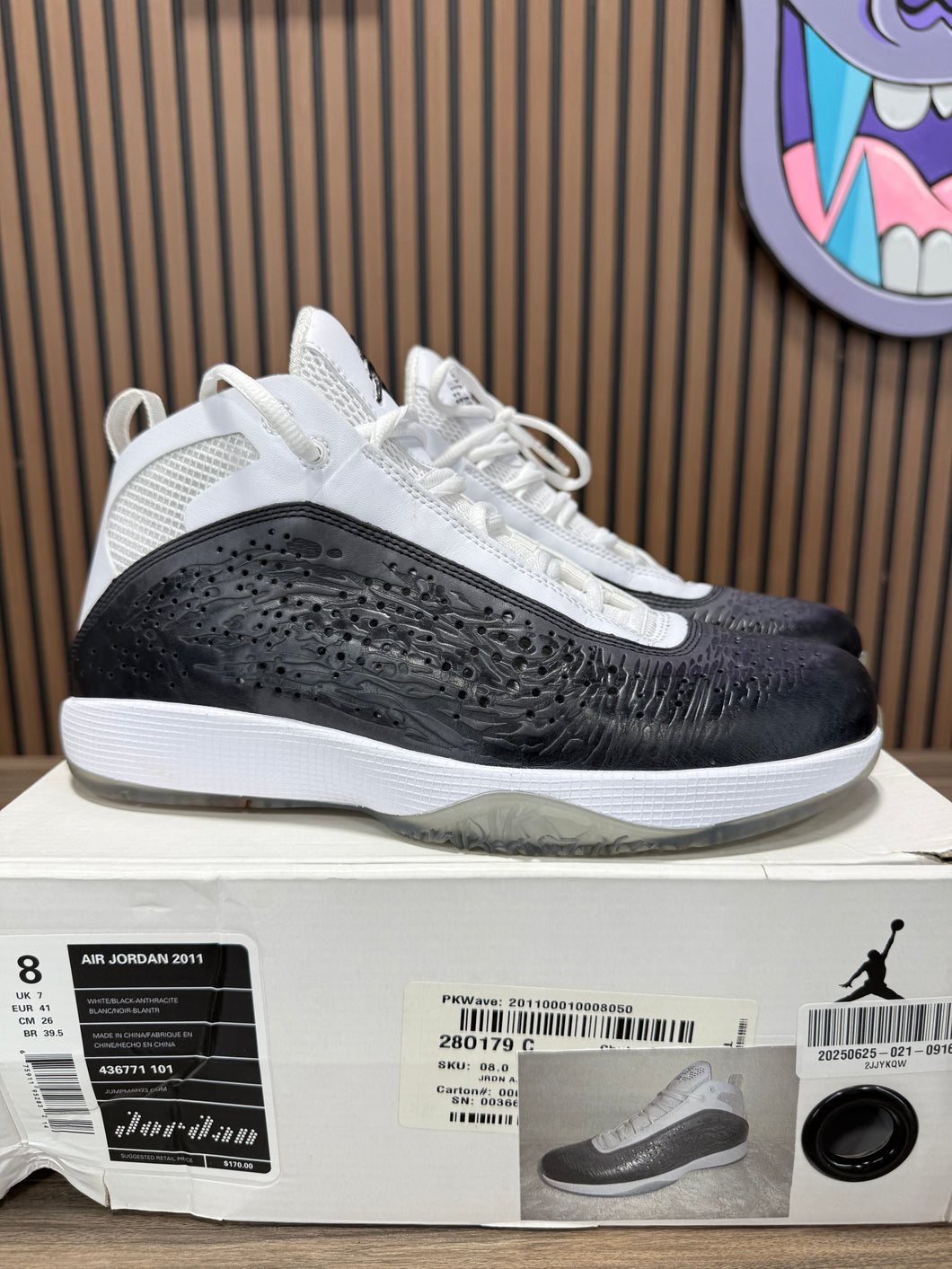 Jordan 2011 (26)  Sz 8 White Black