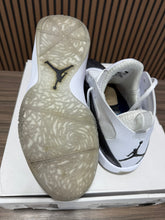 Load image into Gallery viewer, Jordan 2011 (26)  Sz 8 White Black
