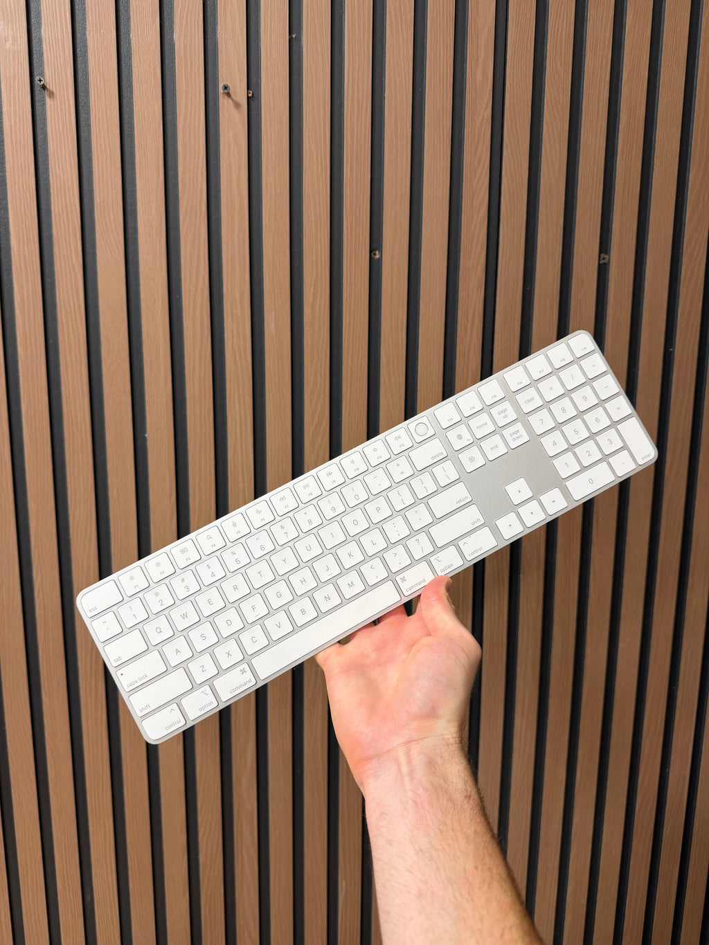 Apple Magic Keyboard with Touch ID and Numeric Keypad - Silicon (Lightning)