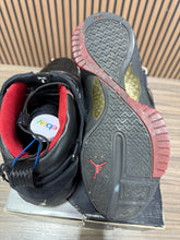 Load image into Gallery viewer, Air Jordan 19 Bred Sz 9.5
