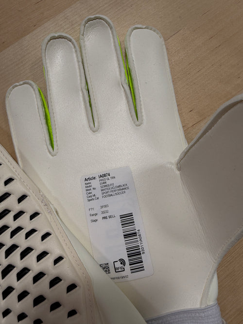 Adidas Predator Goalkeeper Gloves Training – Size 10