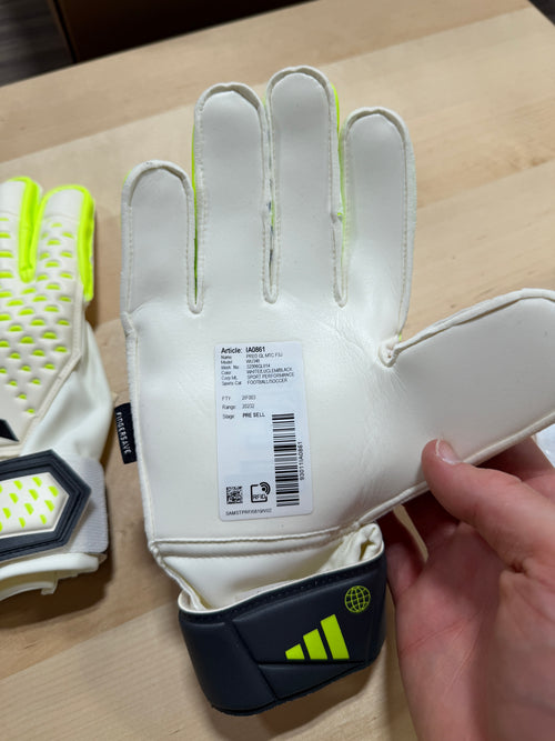 Adidas Predator Goalkeeper Gloves Match Junior – Size 7