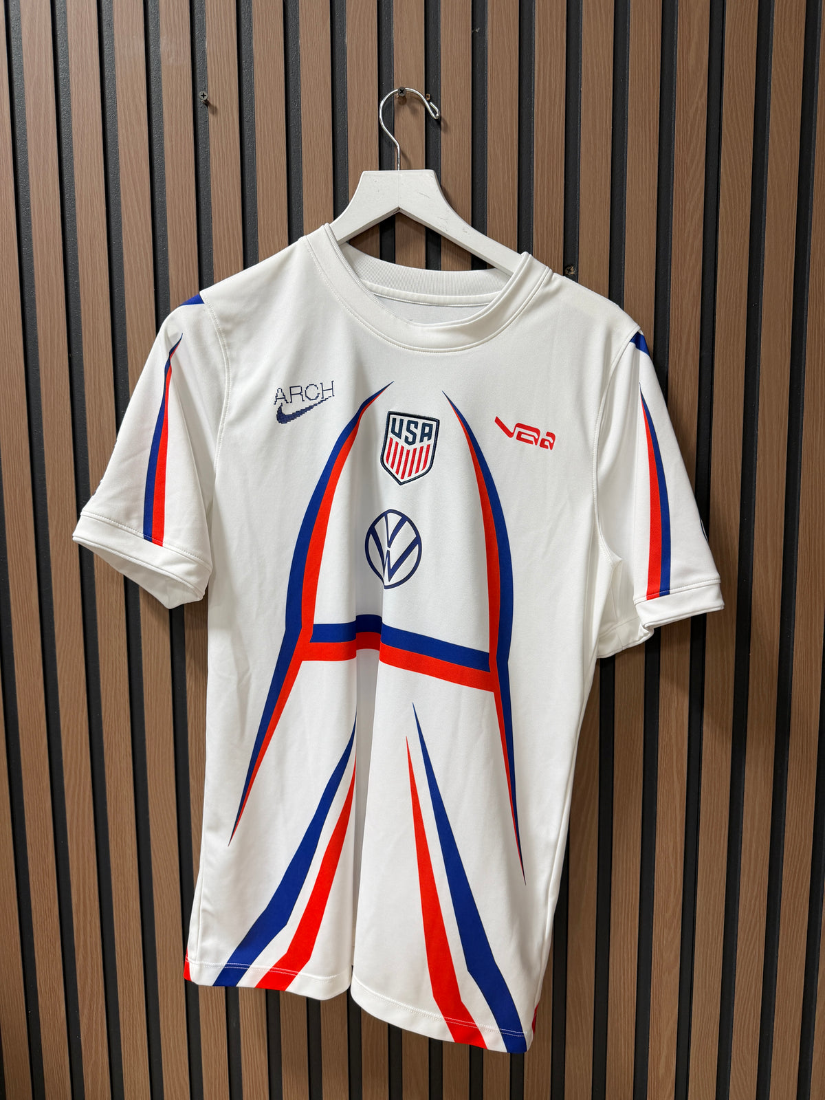 USA x V.A.A. Men's Academy Pro Short-Sleeve Soccer Top Sz Medium