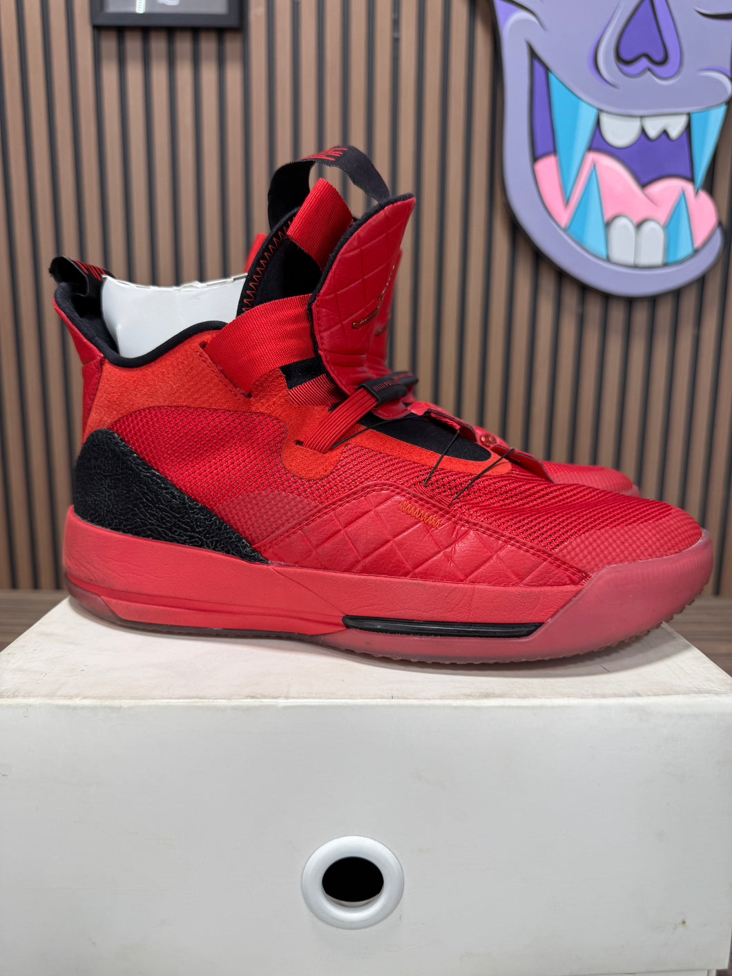 Jordan 33 University Red Size 9.5