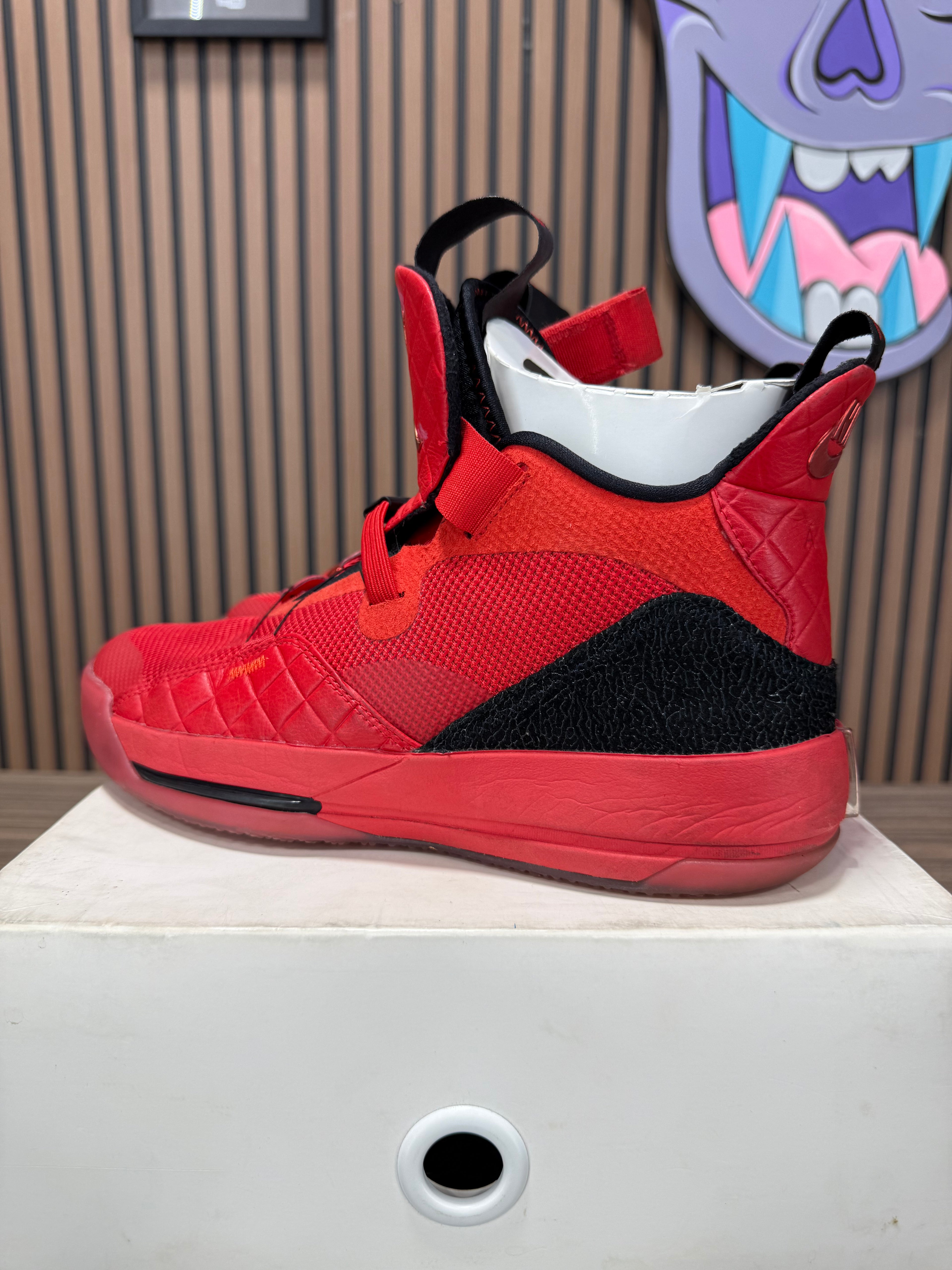 Jordan 33 University Red Size 9.5