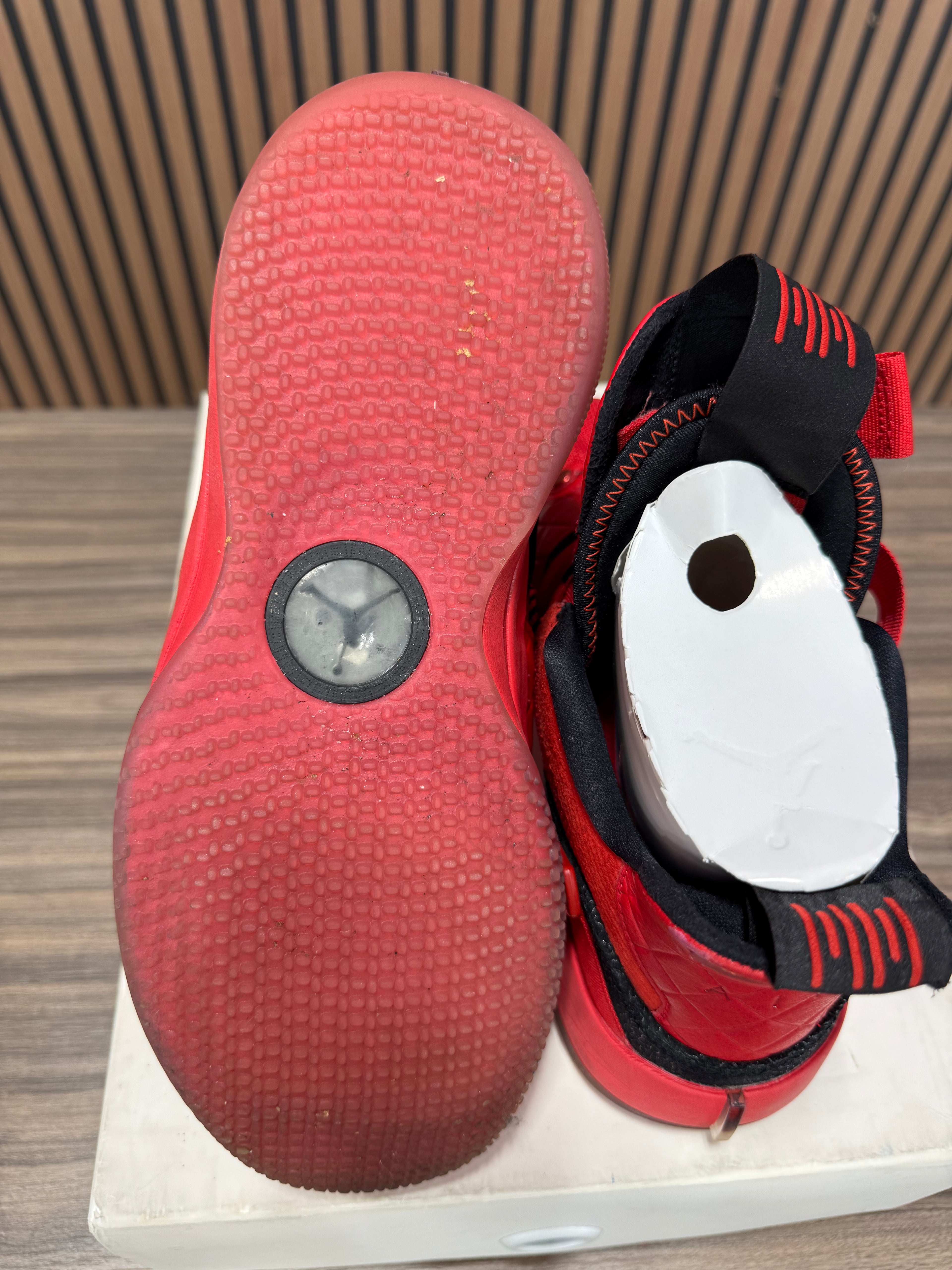 Jordan 33 University Red Size 9.5