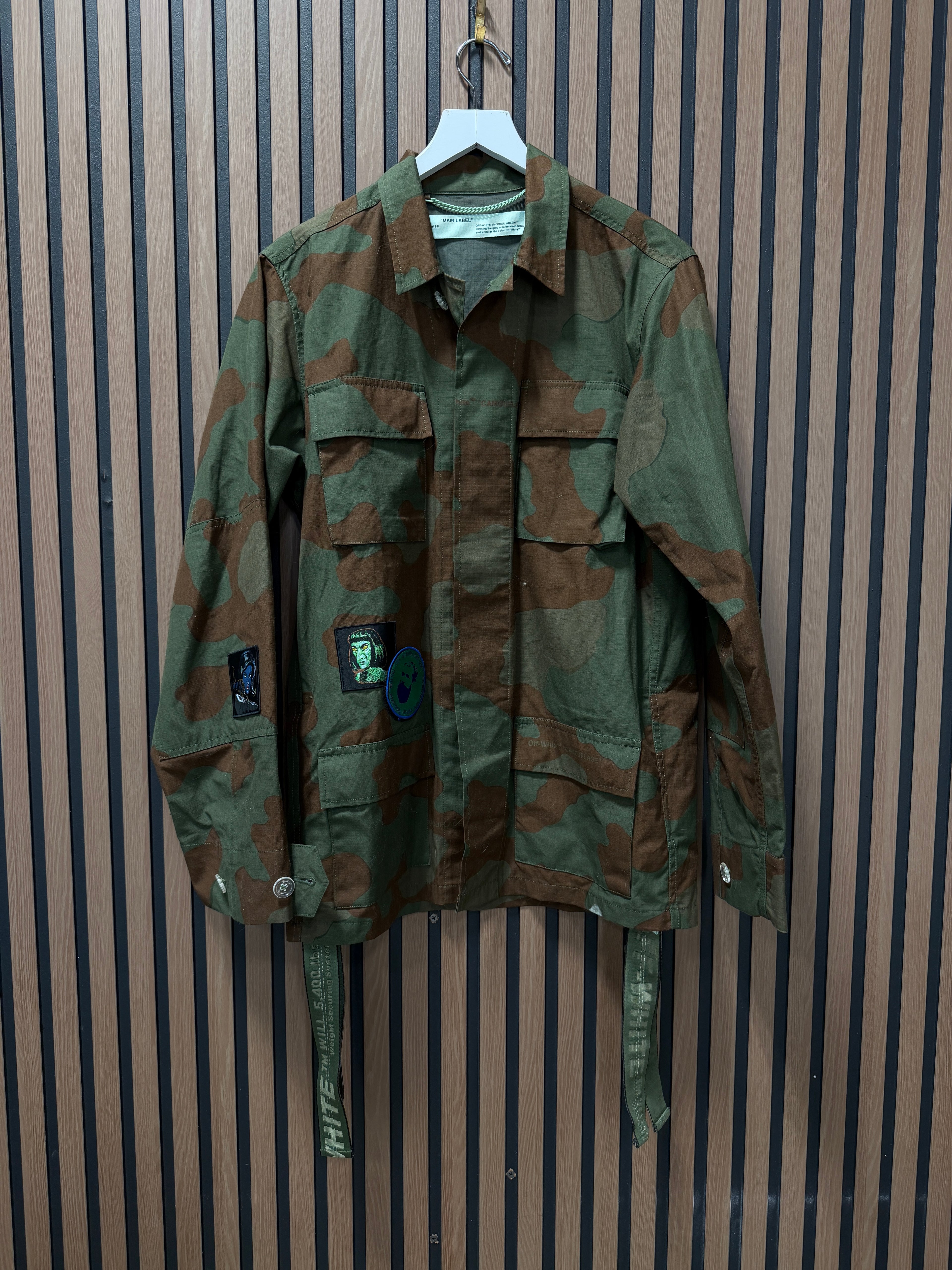 Off-White2019 Mens Camouflage Jacket Sz XS (fits like  a size XL)