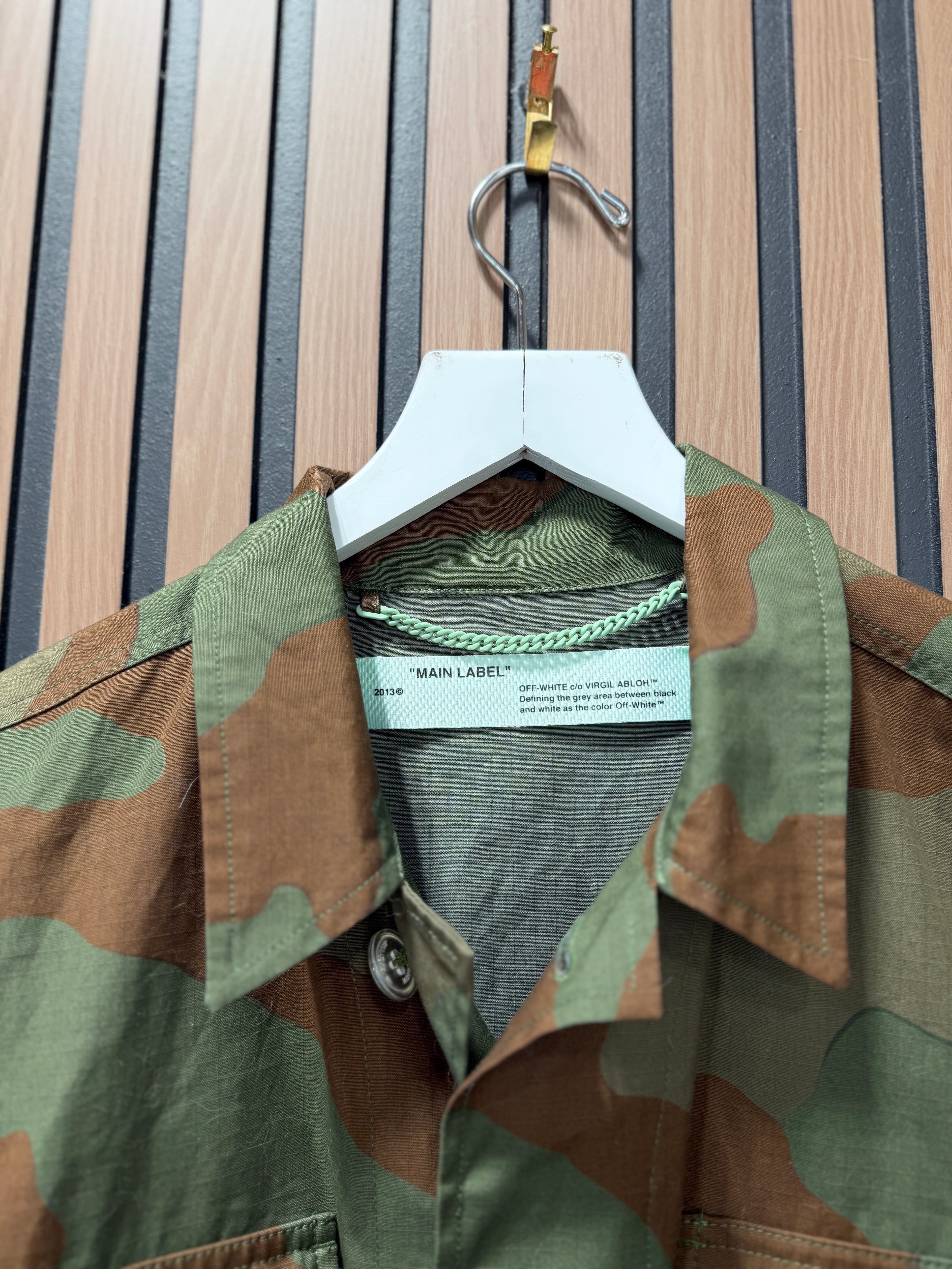 Off-White2019 Mens Camouflage Jacket Sz XS (fits like  a size XL)