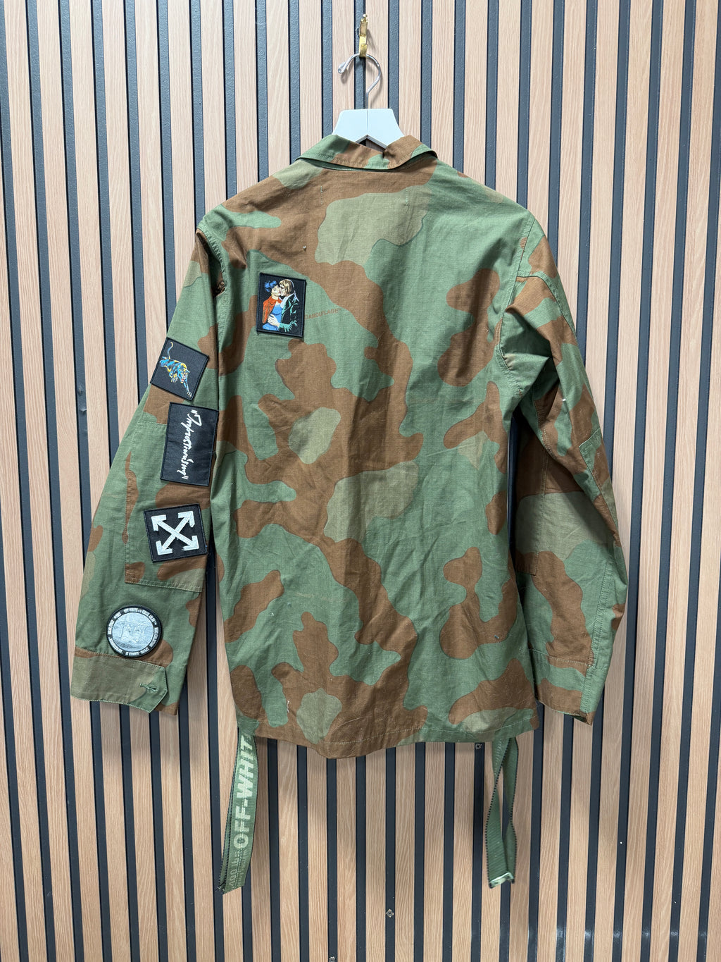 Off-White2019 Mens Camouflage Jacket Sz XS (fits like  a size XL)
