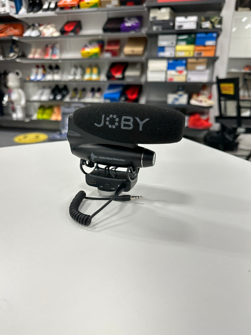 JOBY Wavo PRO On-Camera Shotgun Microphone