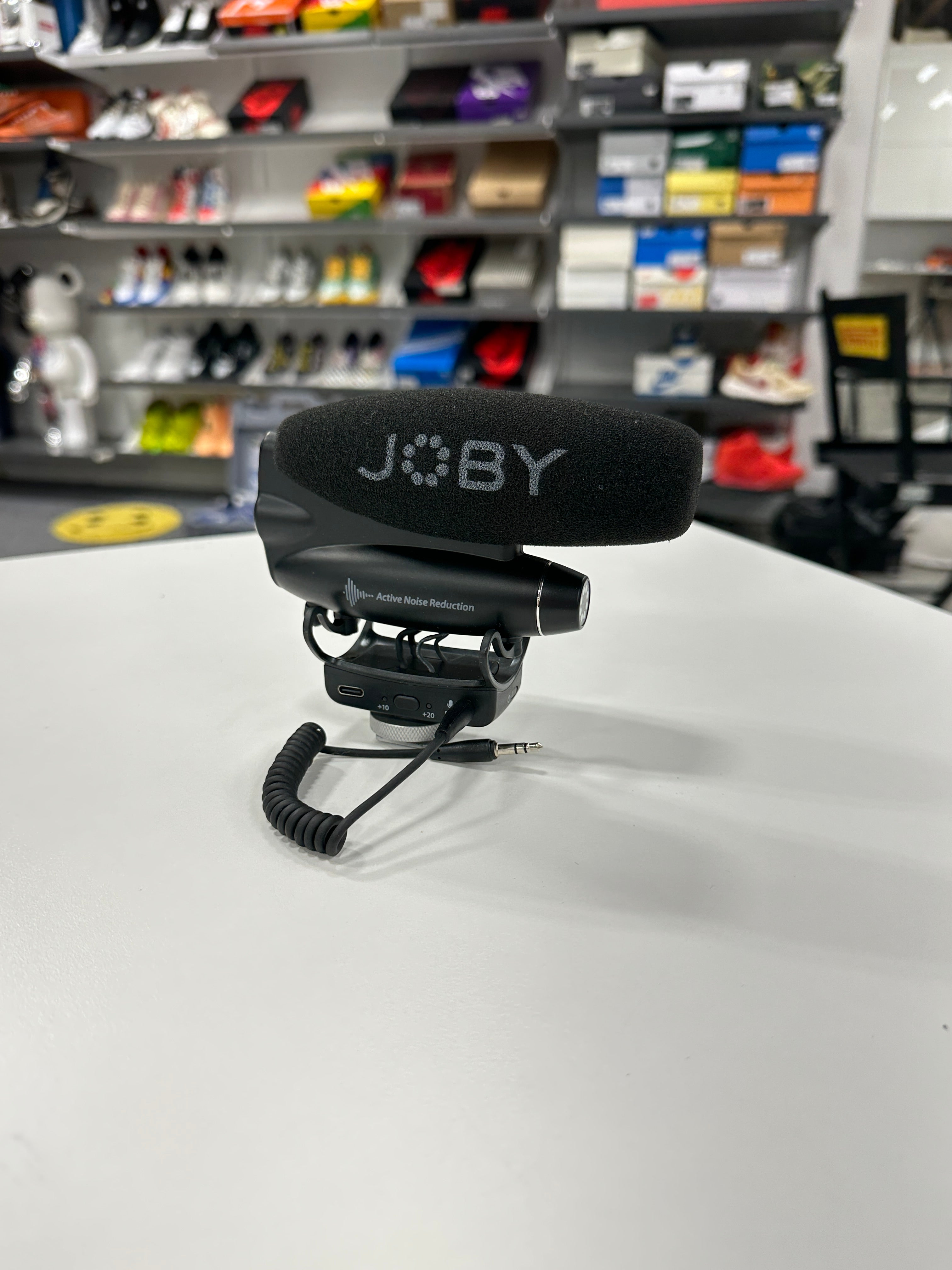 JOBY Wavo PRO On-Camera Shotgun Microphone