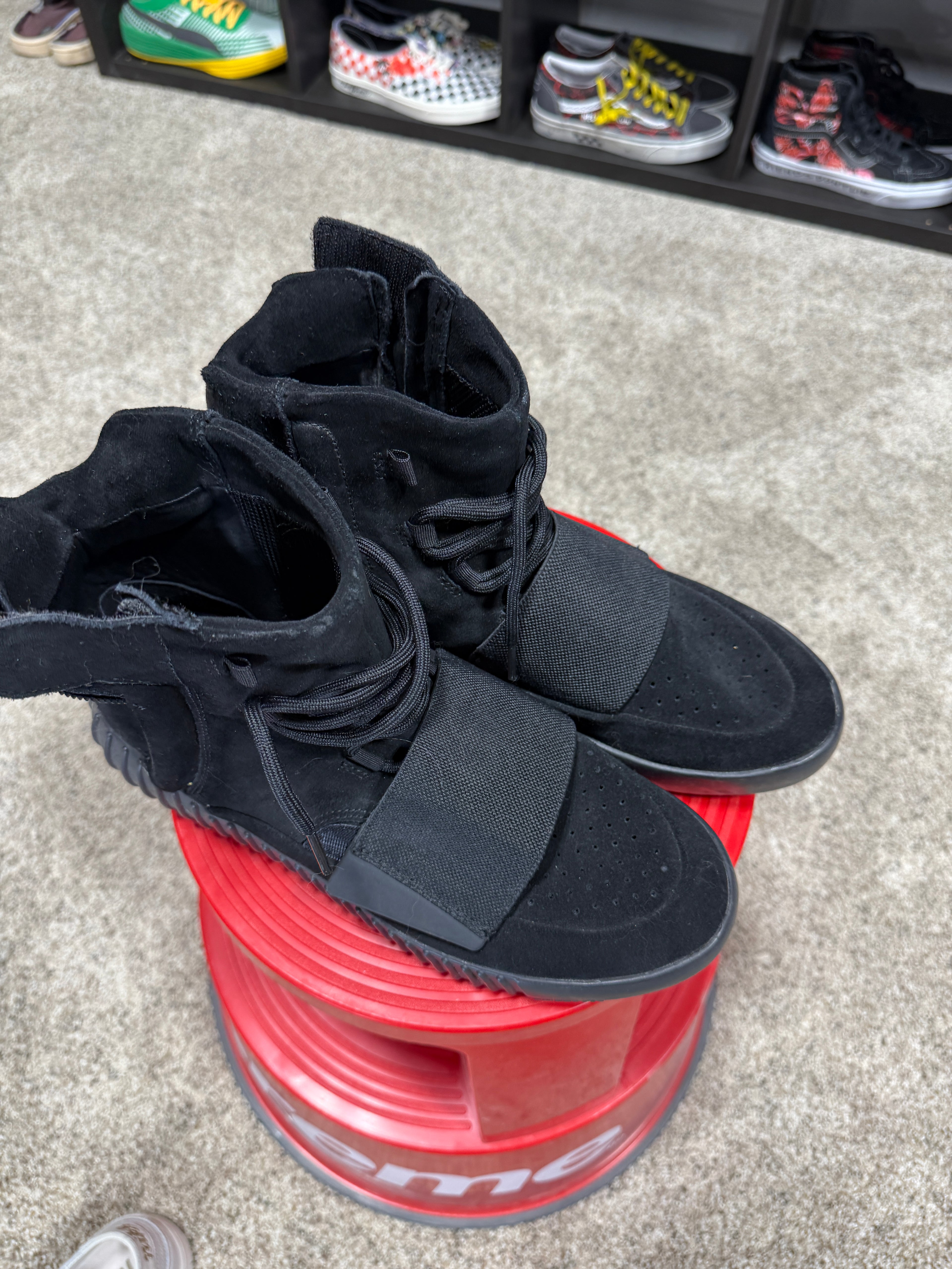 Yeezy Boost 750 'Triple Black' sz 10 NO BOX