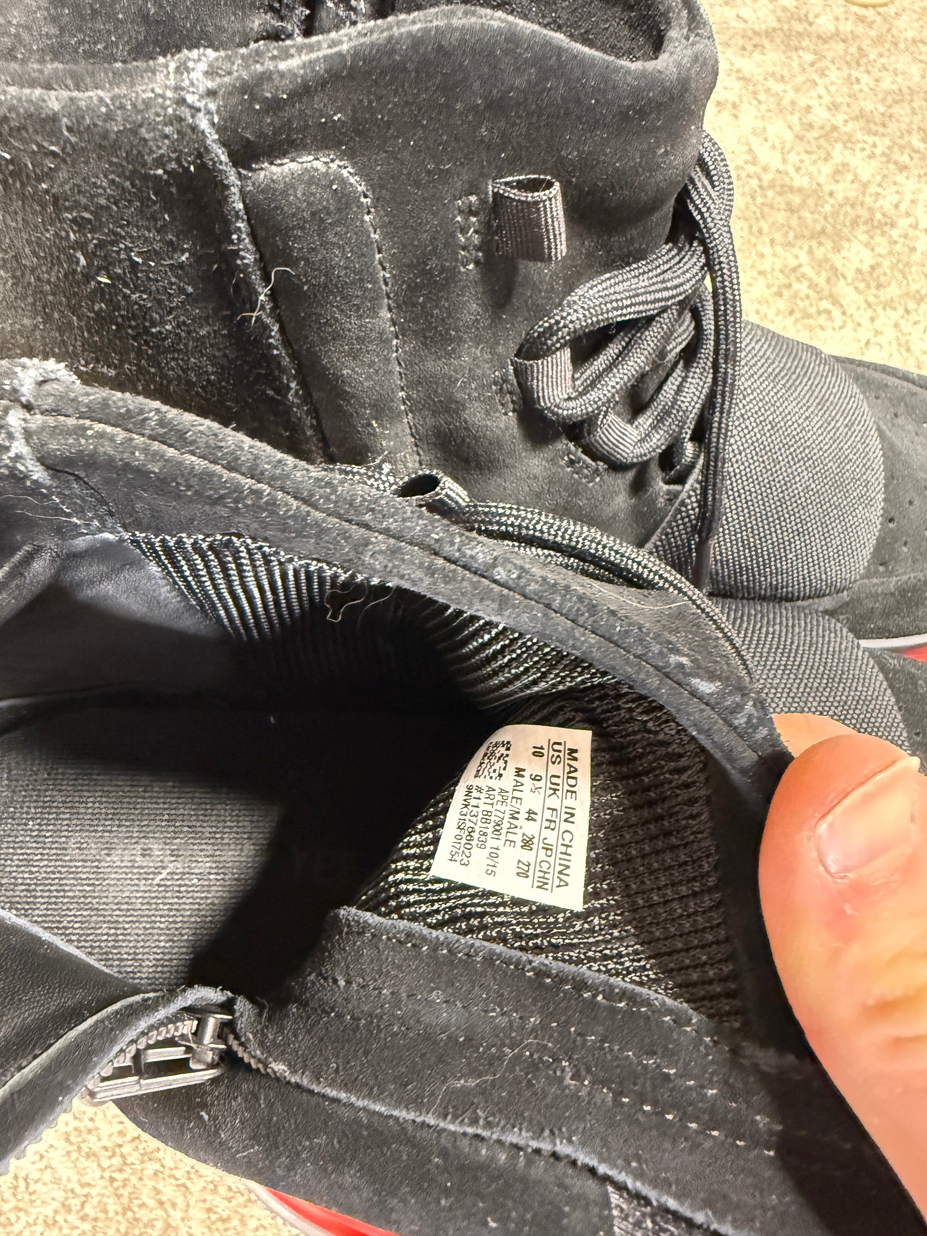 Yeezy Boost 750 'Triple Black' sz 10 NO BOX