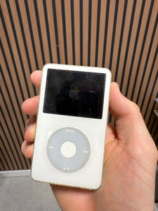 Apple iPod Classic 5th Generation Model A1136 White 30GB