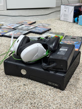 Load image into Gallery viewer, XBOX 360 Bundle
