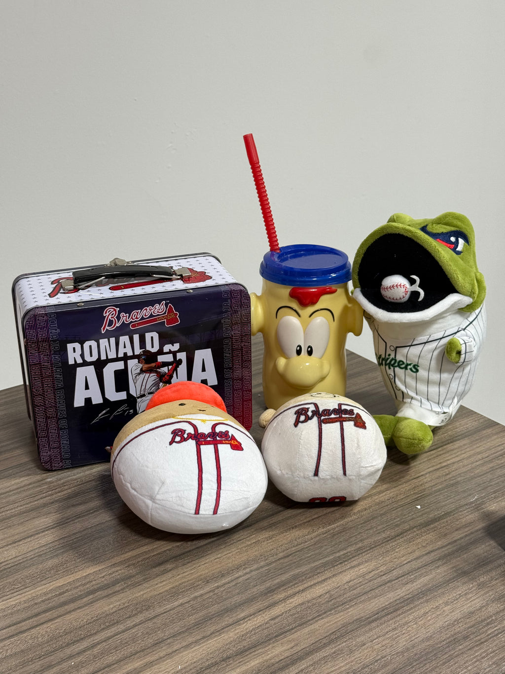 Braves Souvenir Bundle