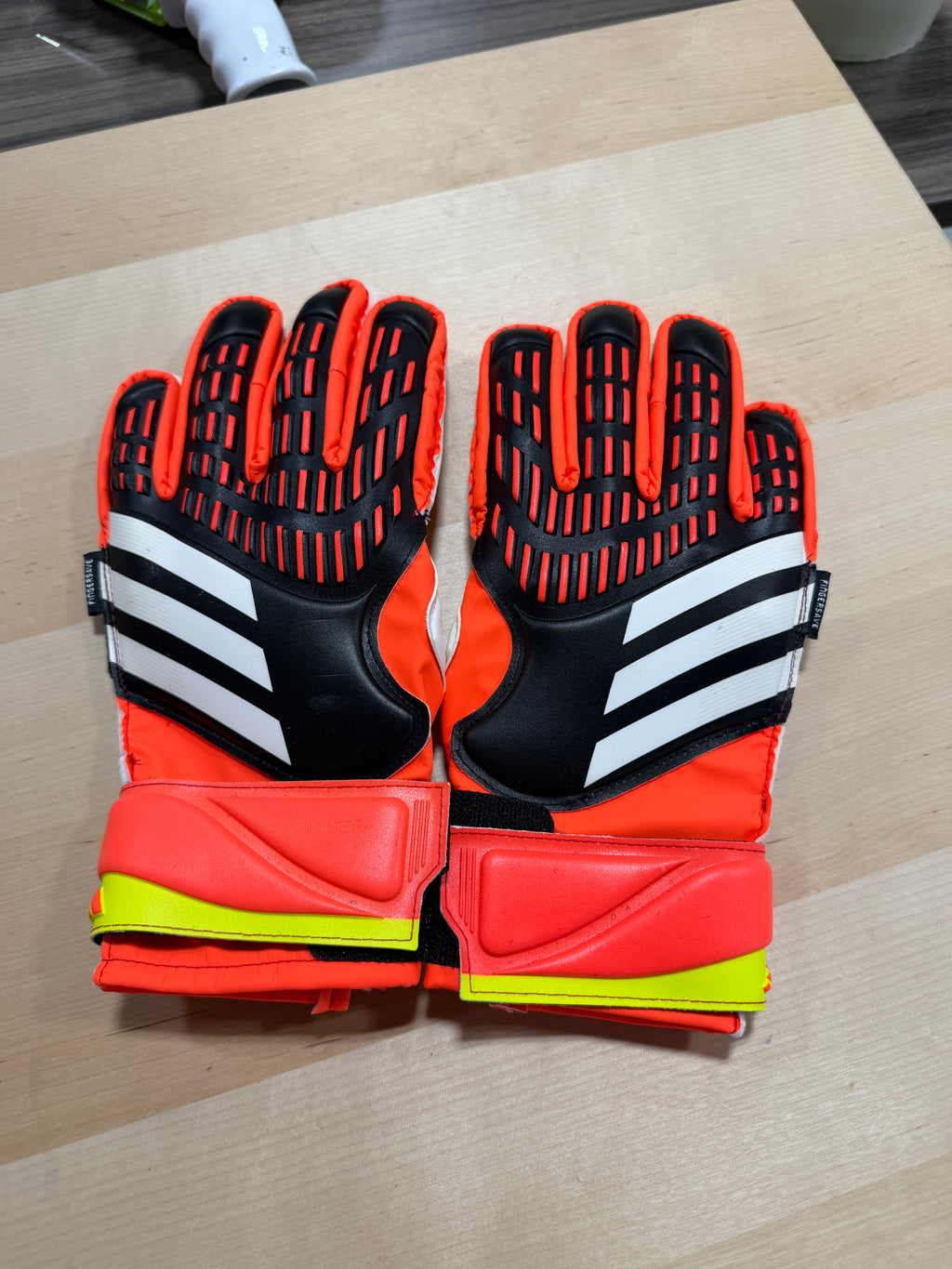 Adidas Predator Goalkeeper Gloves Match Fingersave Junior Sz 7