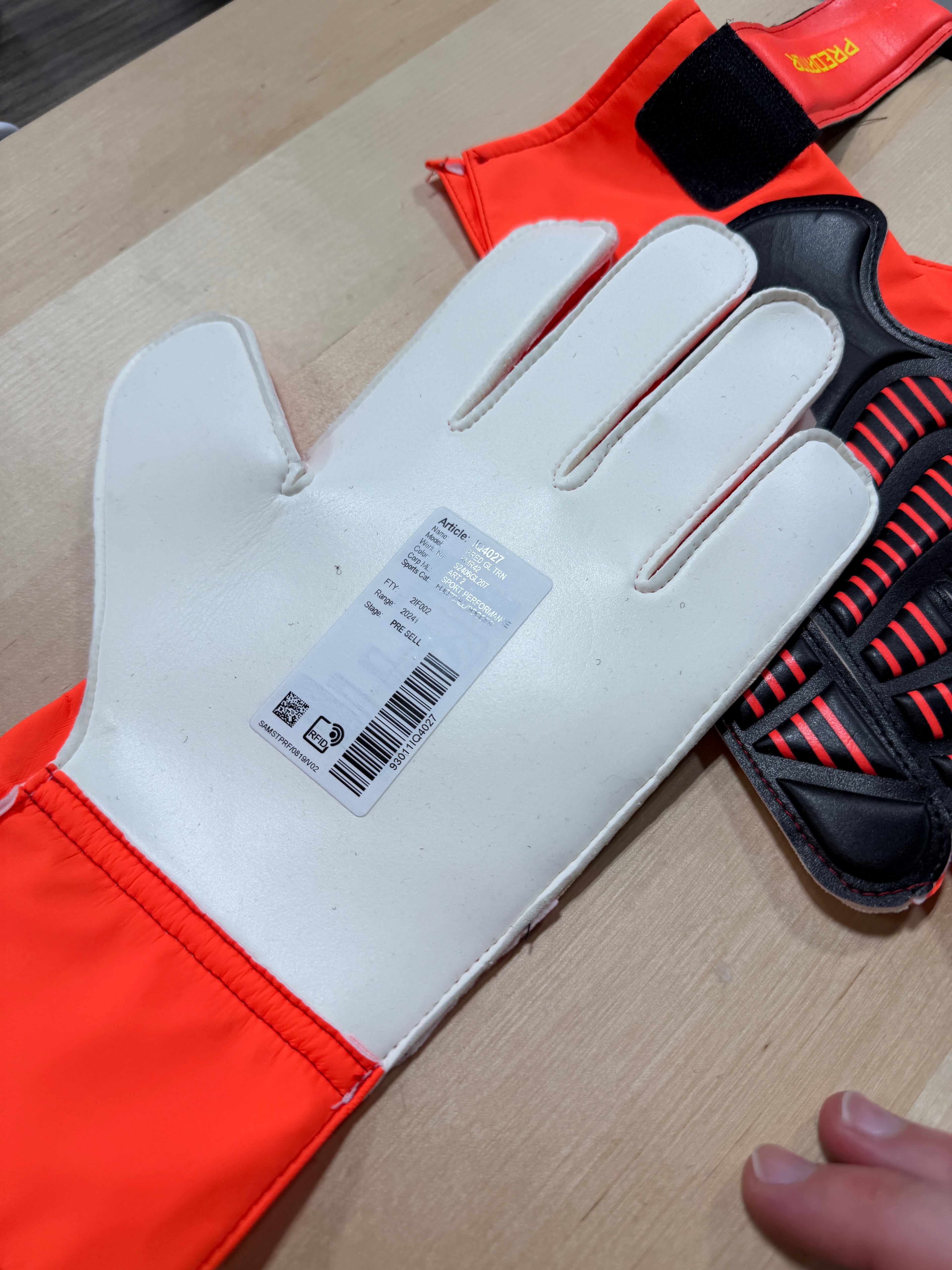Adidas Men GK Predator Training Glove Soccer Black Goalkeeper Sz 10