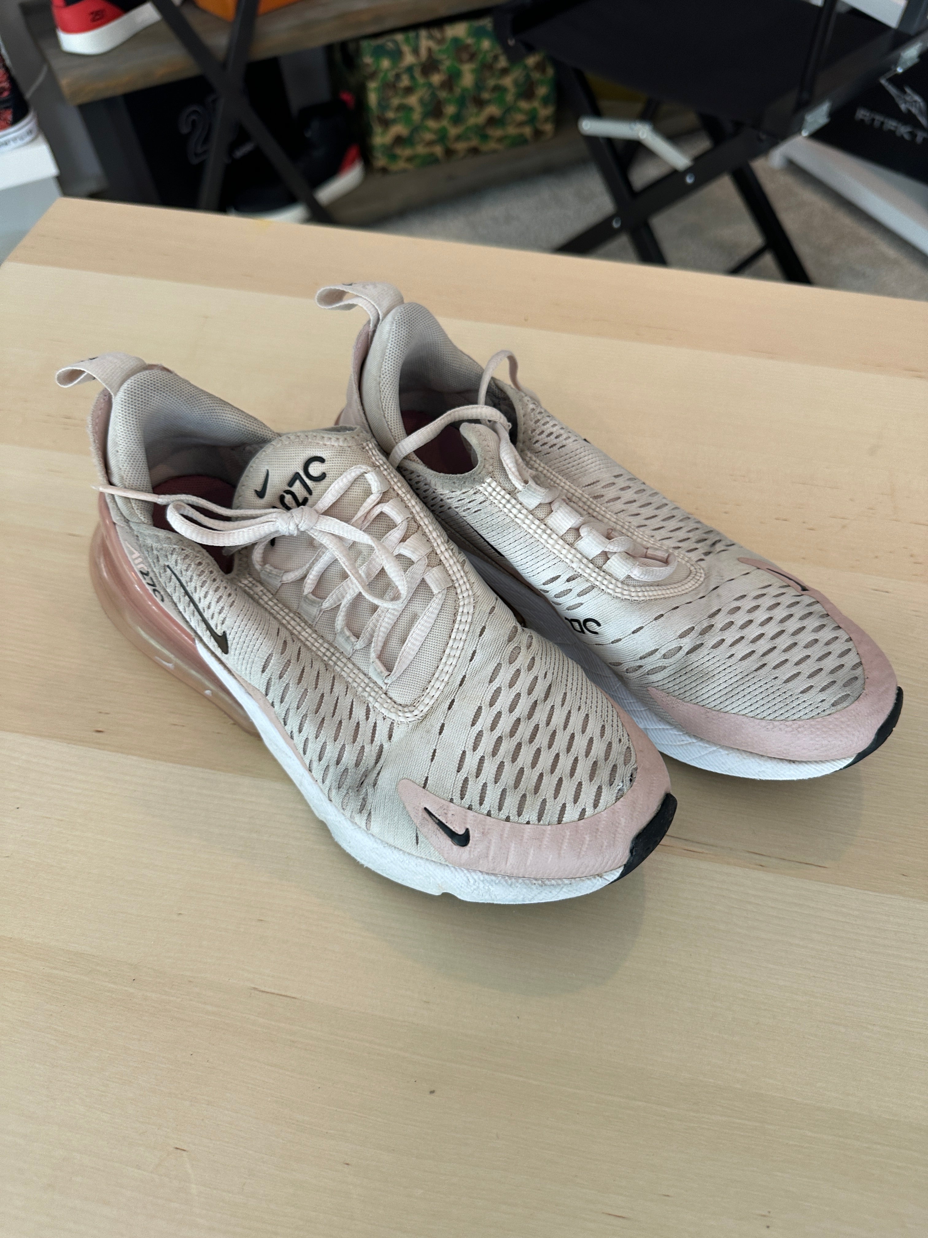 Women's Air Max 270 Sz W8