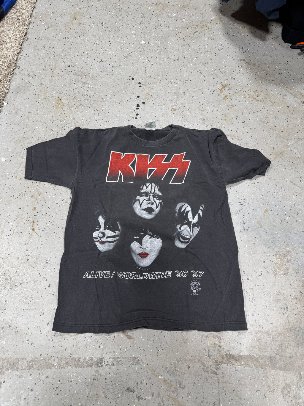 Vintage 90s KISS Alive Worldwide Tour 96/97 Band T-shirt Sz L Double Sided 1996