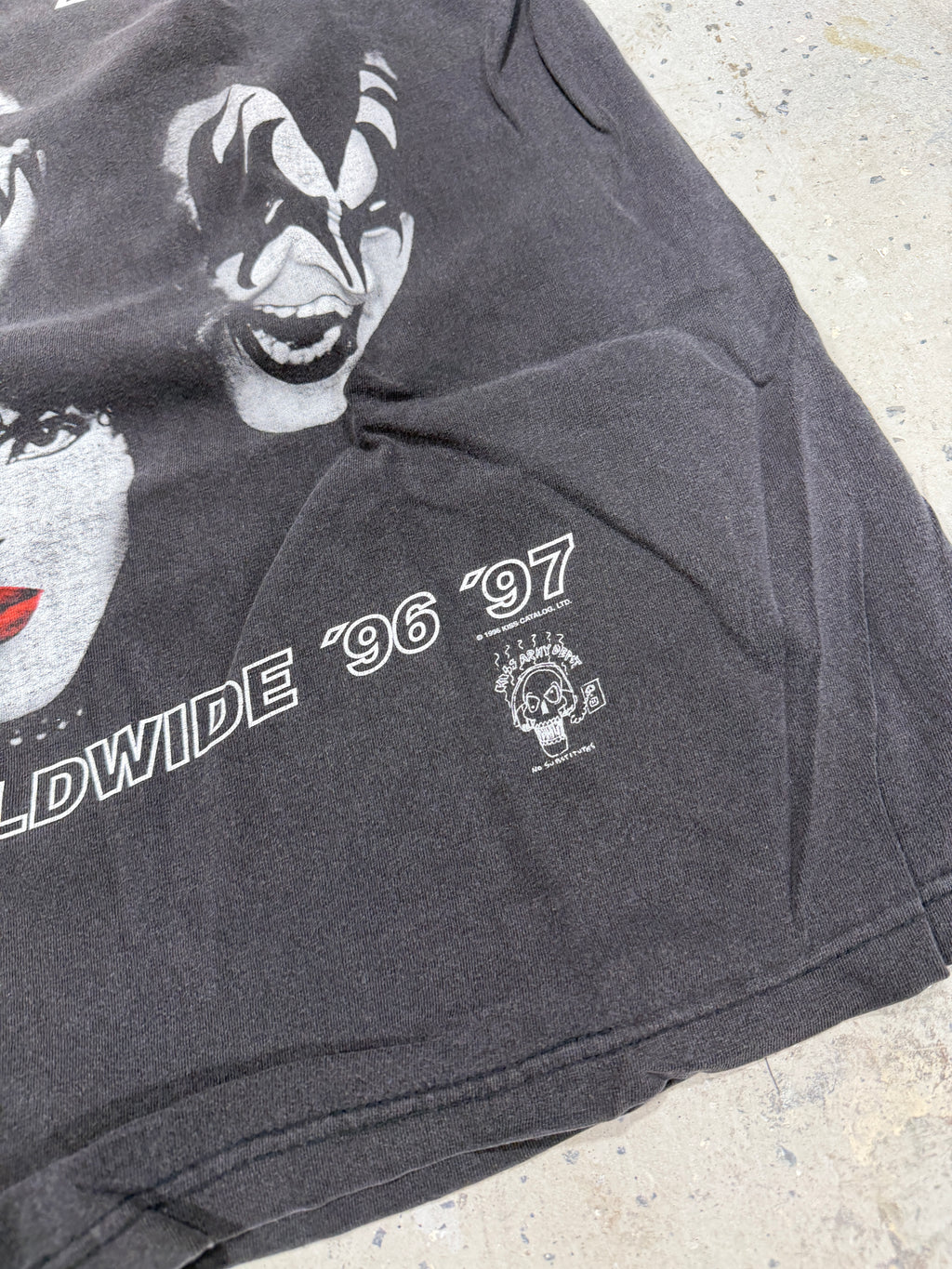 Vintage 90s KISS Alive Worldwide Tour 96/97 Band T-shirt Sz L Double Sided 1996