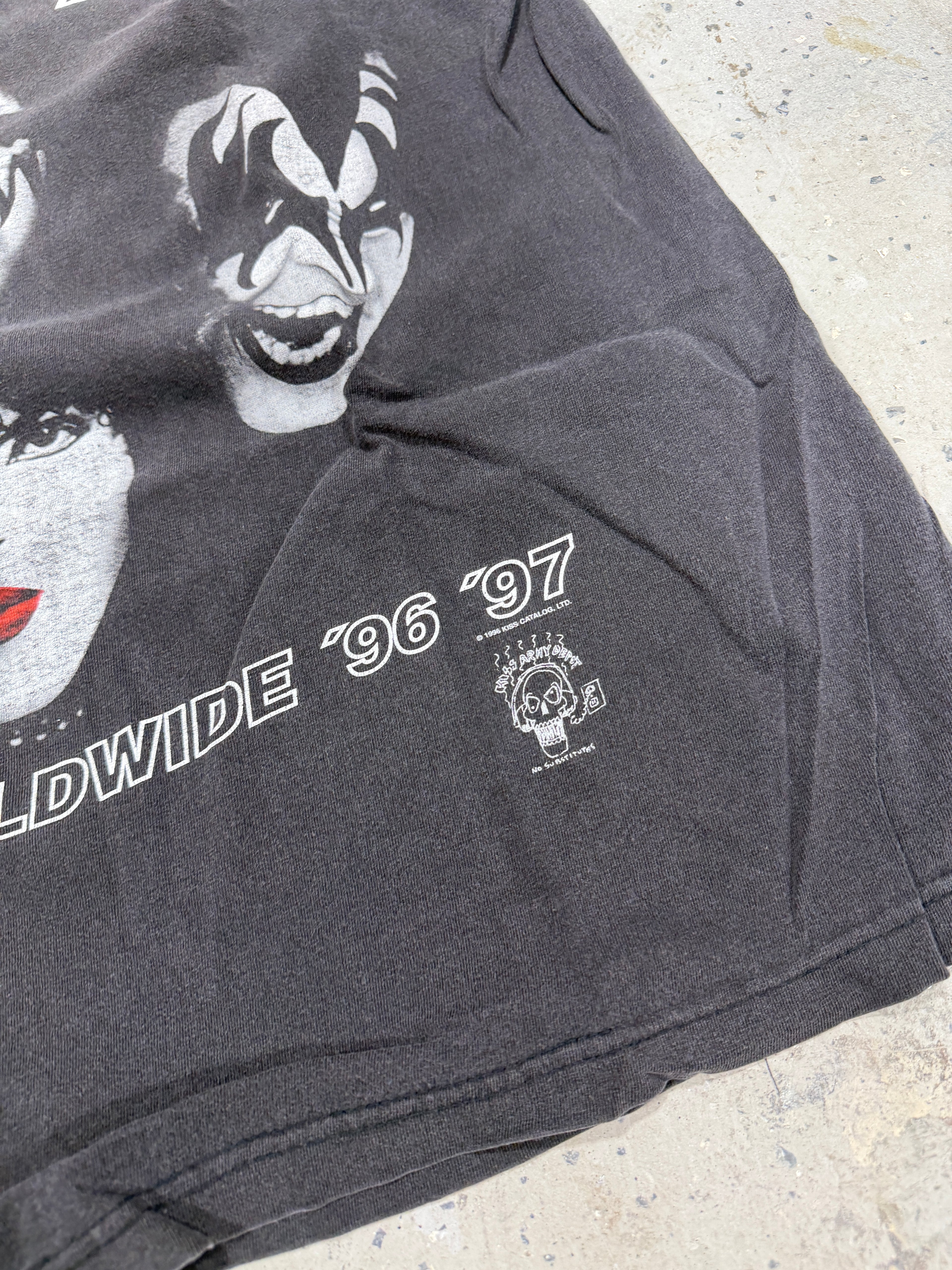 Vintage 90s KISS Alive Worldwide Tour 96/97 Band T-shirt Sz L Double Sided 1996