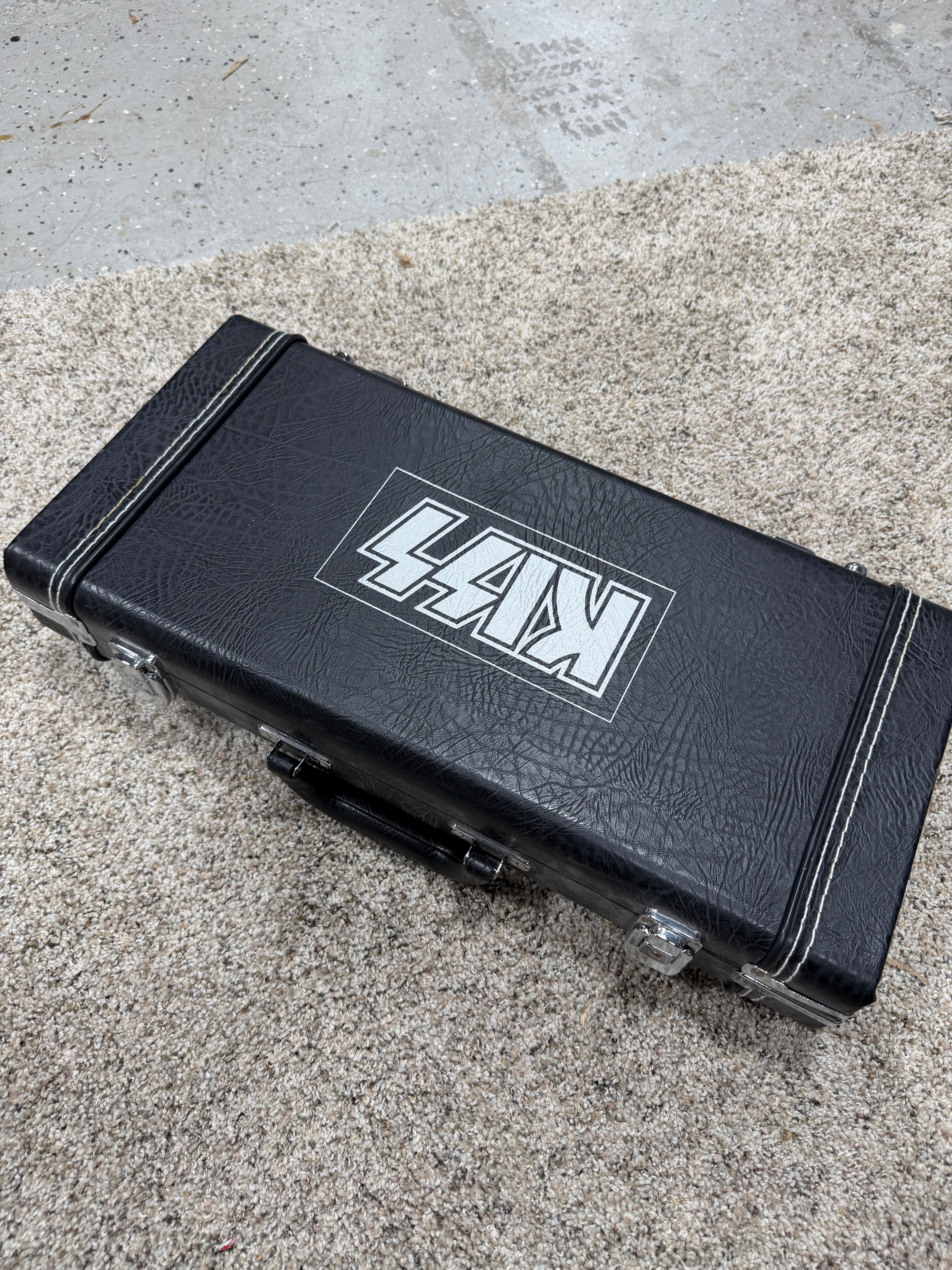KISS The Definitive Collection Box Set – Guitar case edition