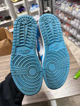 Load image into Gallery viewer, Jordan 1 UNC 2015 Sz 9.5
