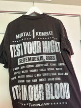 Load image into Gallery viewer, HYPLAND Mortal Kombat Liu Kang T-Shirt Sz L
