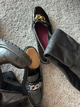 Load image into Gallery viewer, Assorted Women's shoes
