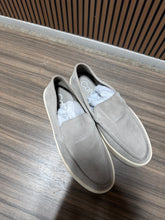 Load image into Gallery viewer, Calvin Klein Mens' Carch Loafers, Light Grey Sz 8
