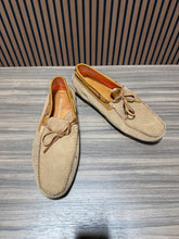 Load image into Gallery viewer, Donald Pliner Loafers Sz 8
