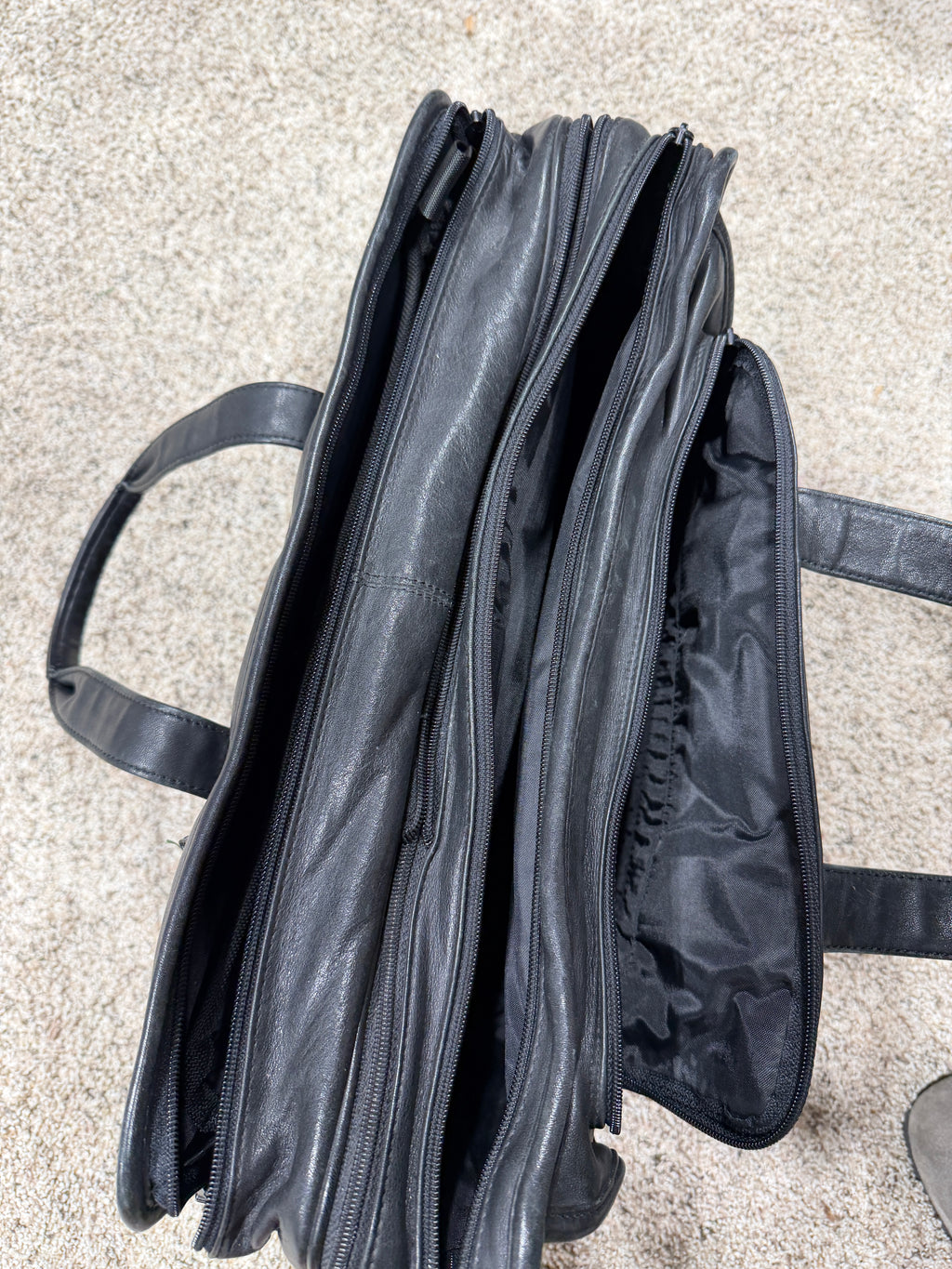 Tumi Limited Edition Black Leather Messenger Travel Laptop Bag