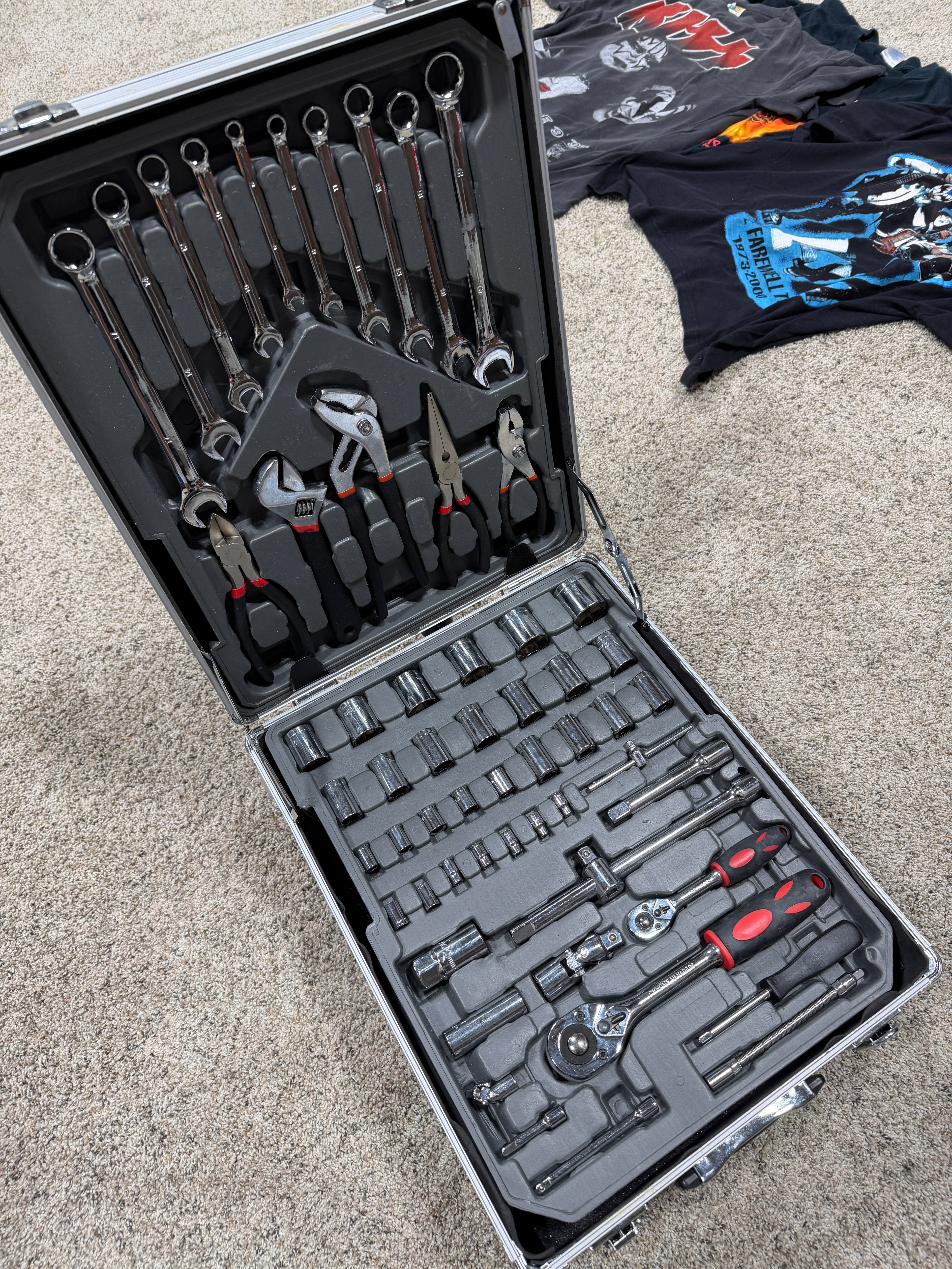 799pcs Men's Tool Set with Rolling Aluminum Trolley Case - Complete Household Tool Kit
