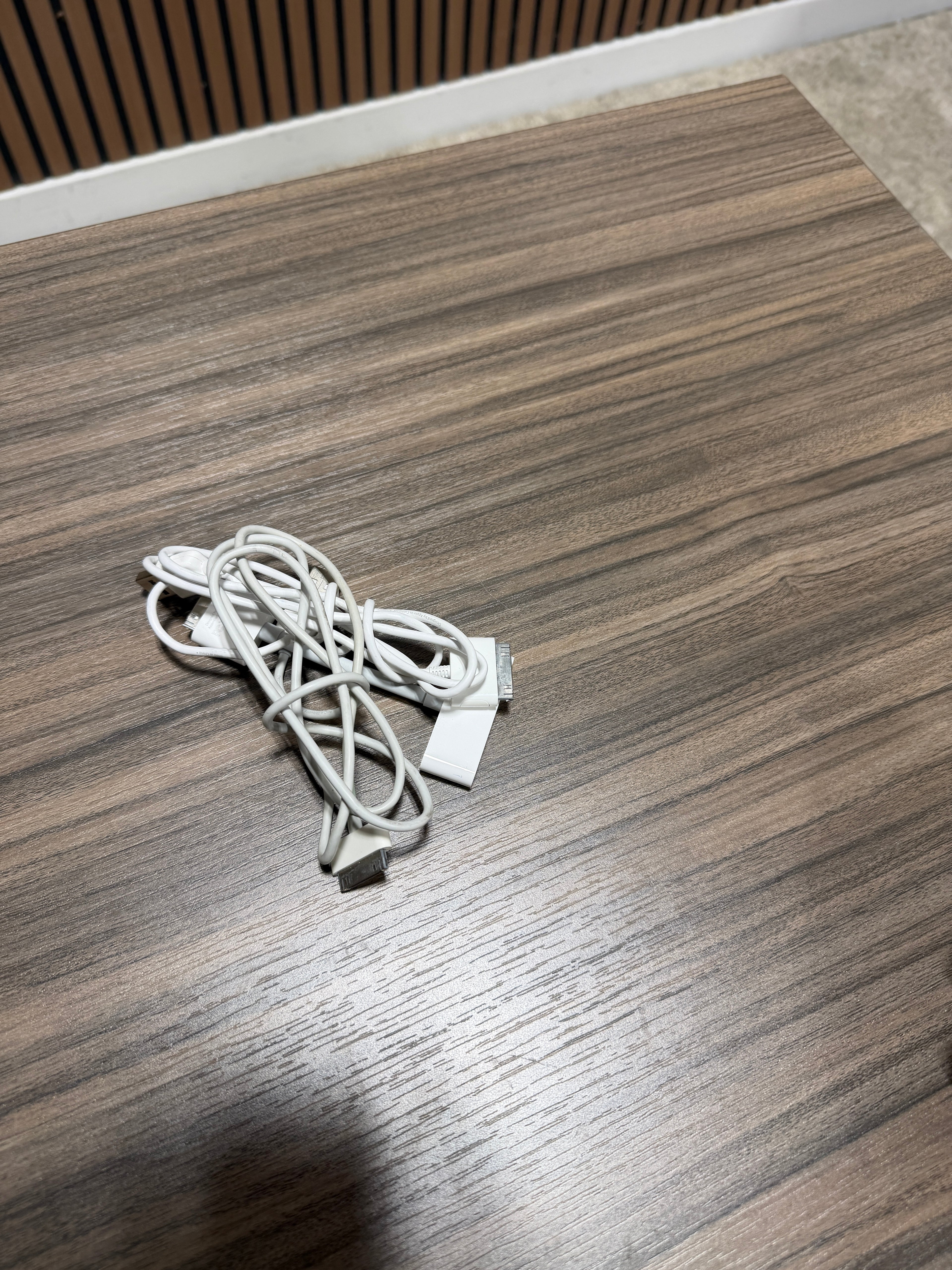 Apple iPod 3rd Generation with cables