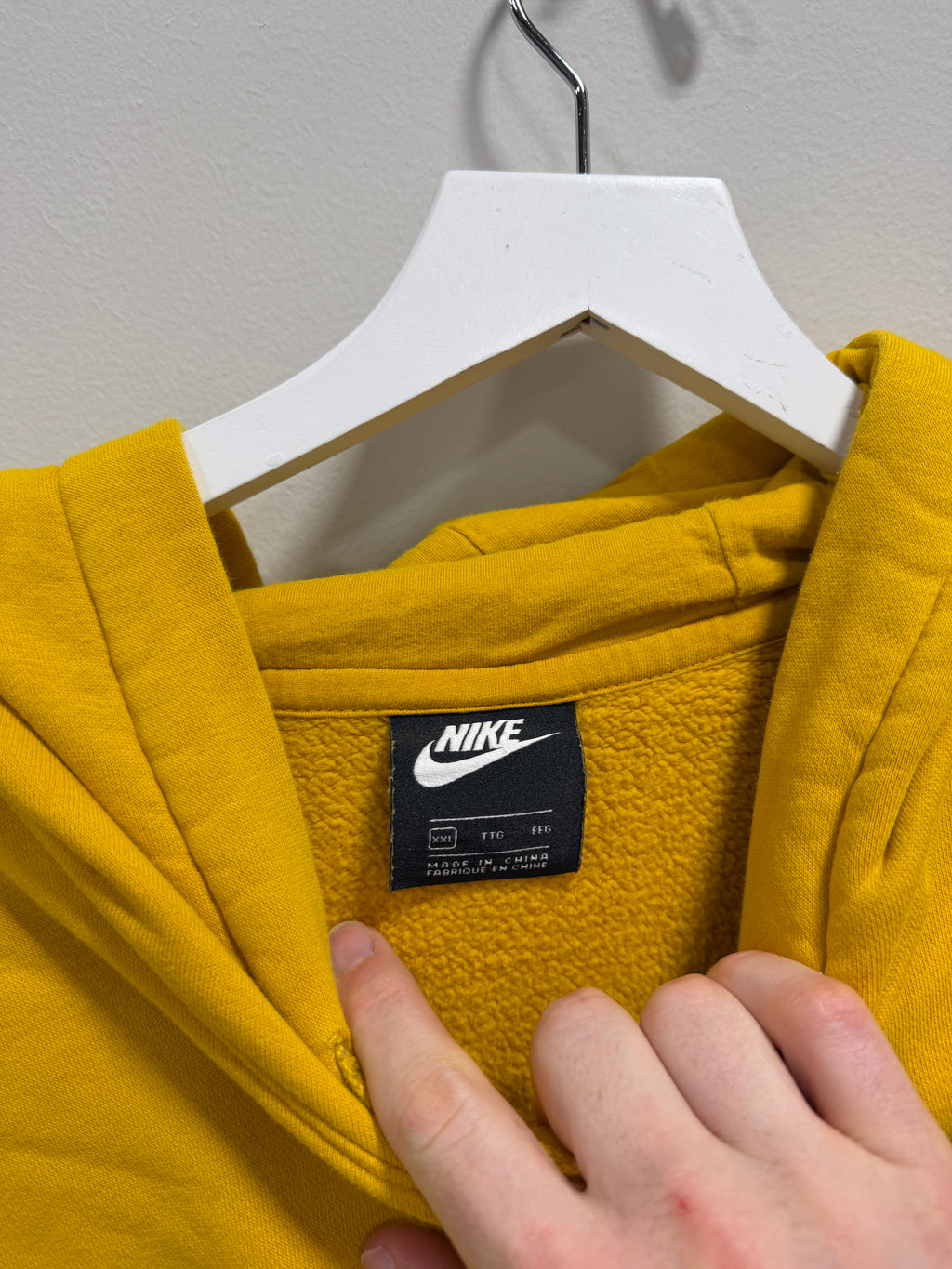 Nike Vintage Embroidered Mens Sweatshirt Sz 2XL Yellow