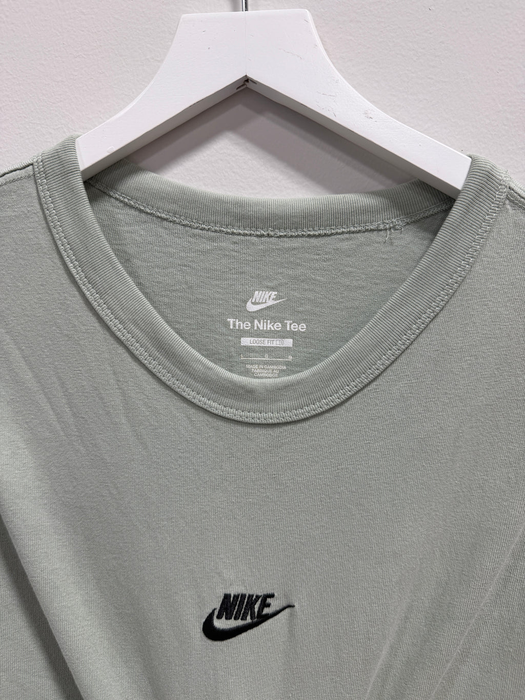 Nike Embroidered Logo Shirt Sz Large