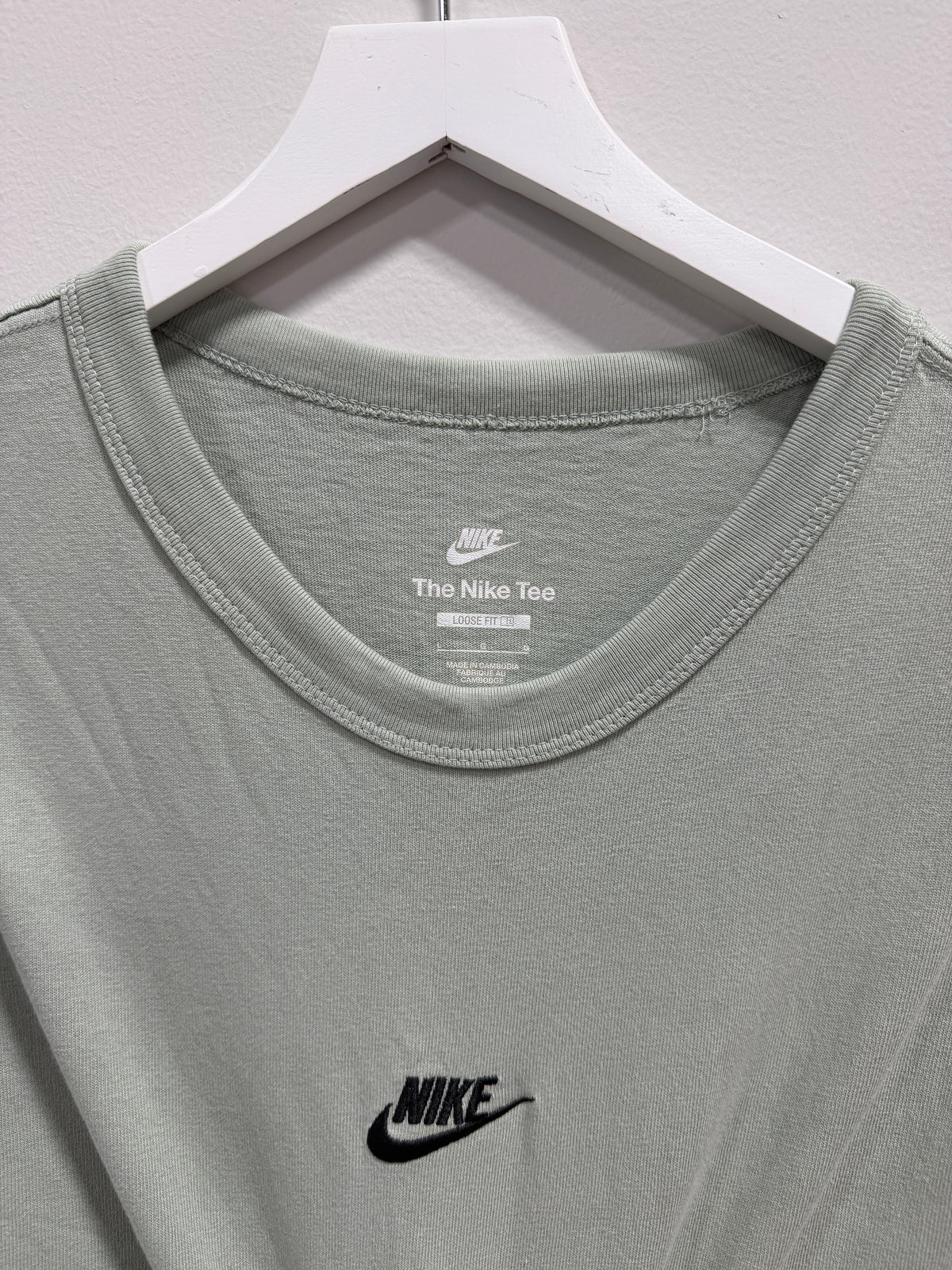 Nike Embroidered Logo Shirt Sz Large