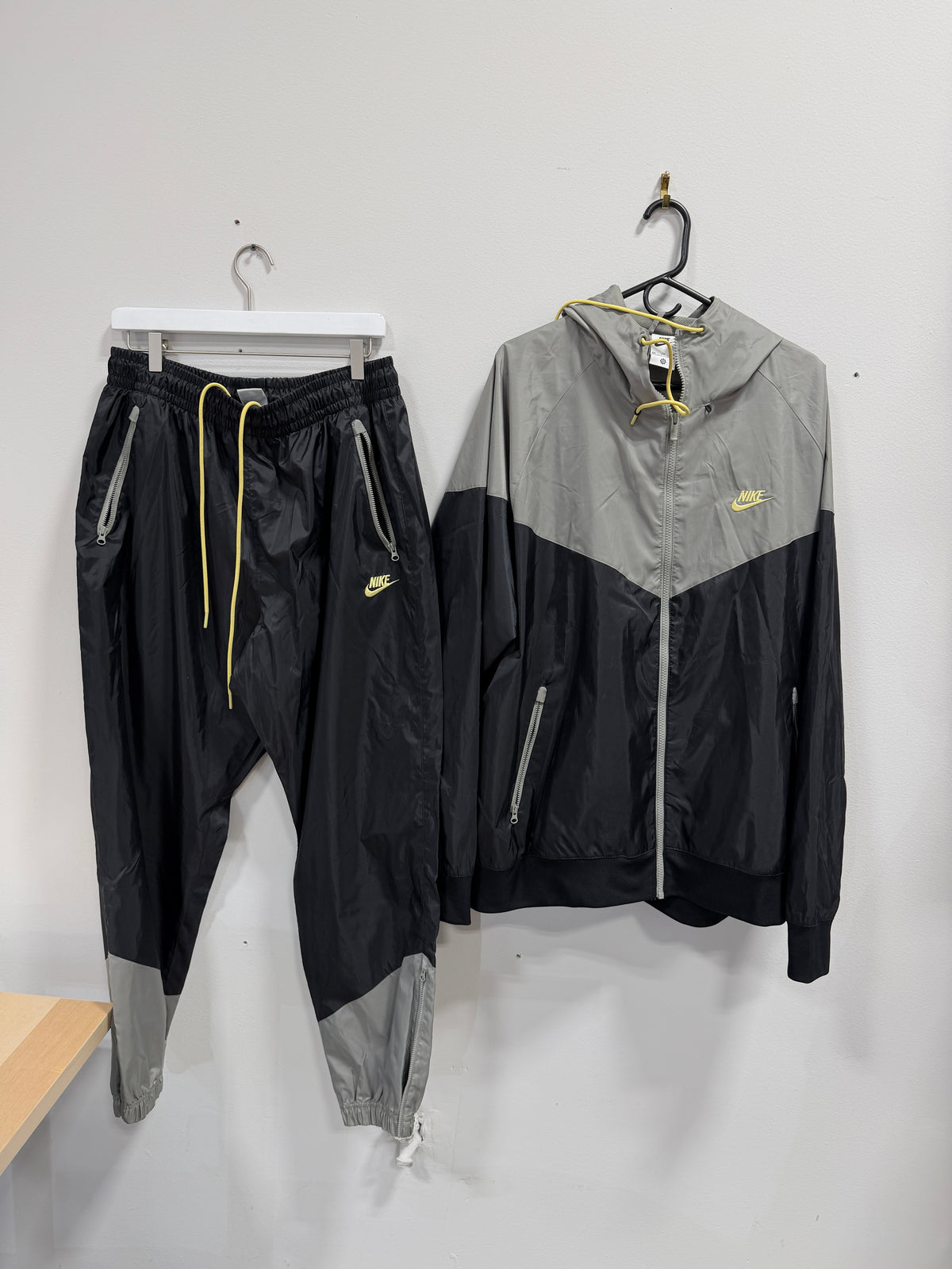 Nike Sportswear Windrunner set men's sz 2XL