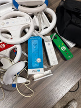 Load image into Gallery viewer, Wii Controller + wheel Bundle + MarioKart Wii
