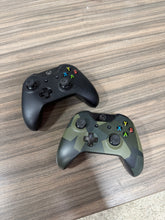 Load image into Gallery viewer, xbox one Controllers with Charging Dock
