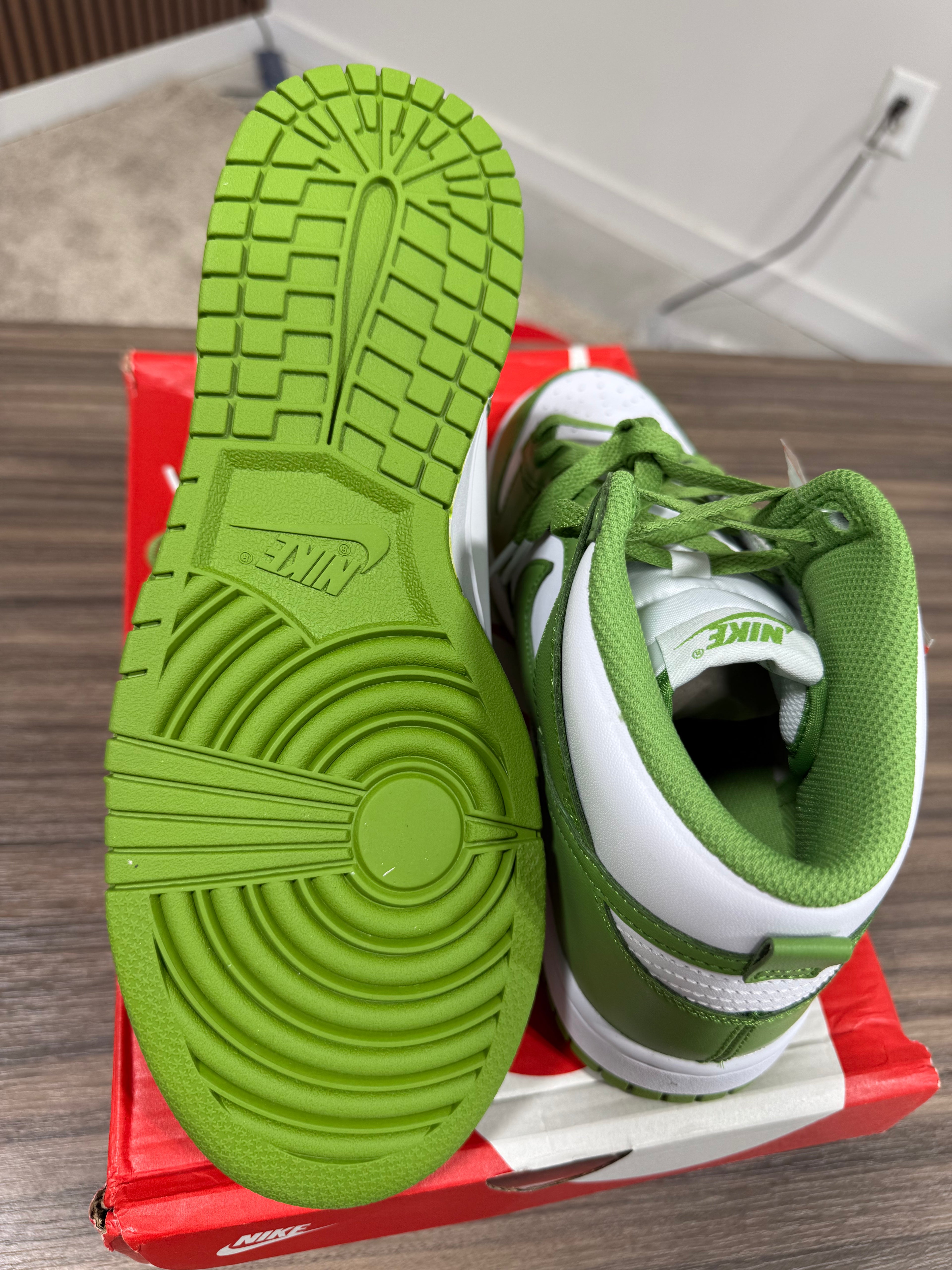 Nike Dunk Hi Chlorophyll Sz 8