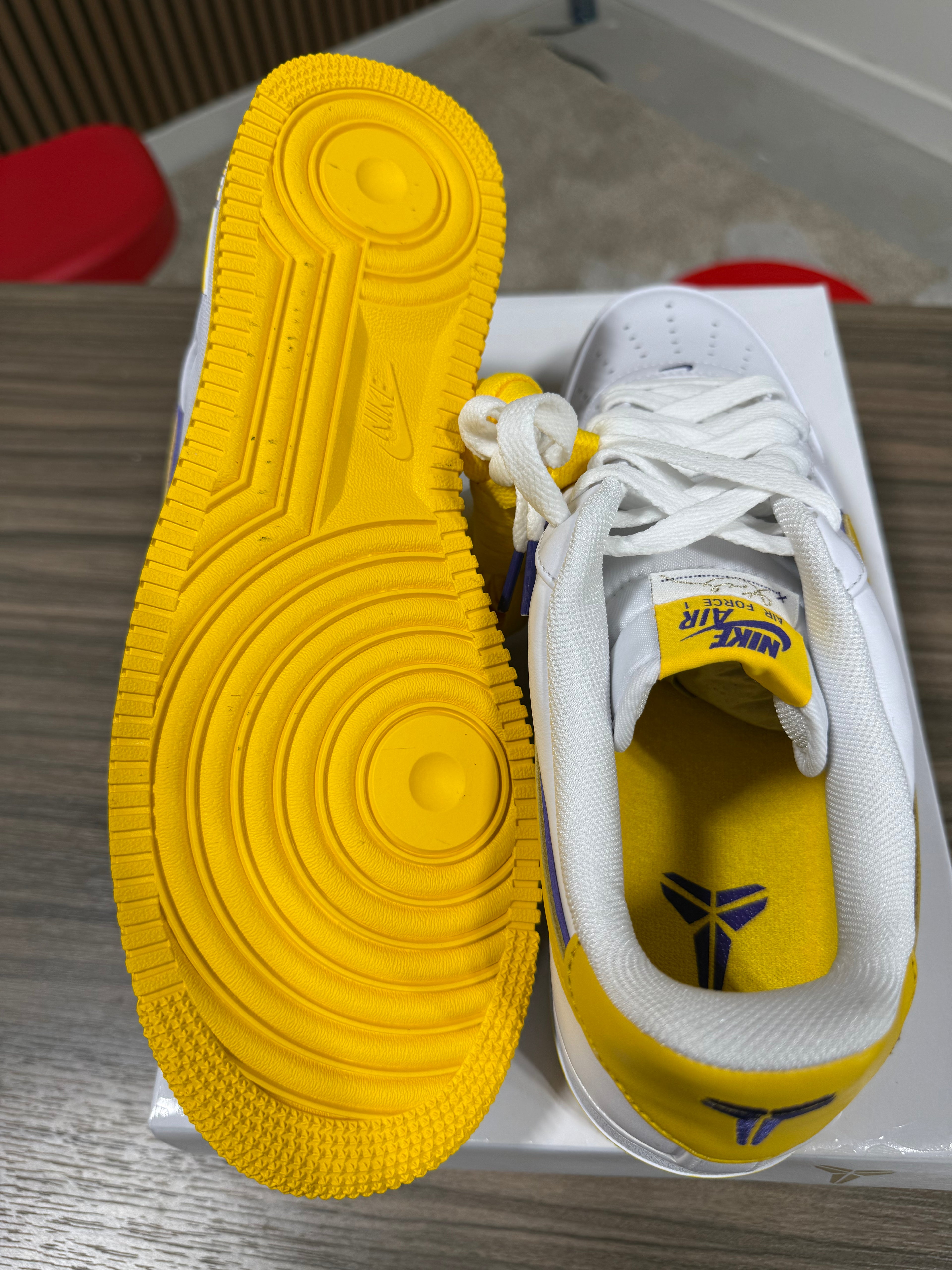 Air Force 1 Kobe White Sz 12