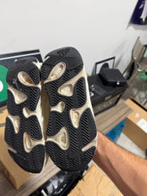Load image into Gallery viewer, Yeezy 700 V2 Static Sz 7.5
